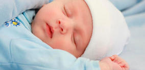 Правильная поза для сна новорожденного